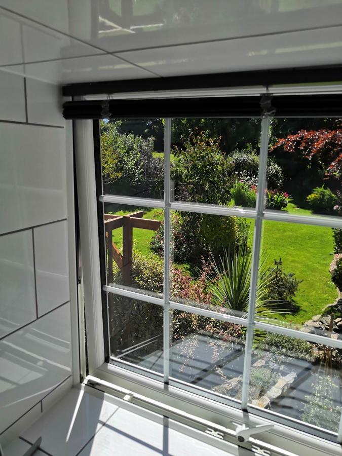 Captivating Isolde Cottage With Pool Near St Ives แคมบอร์น ภายนอก รูปภาพ