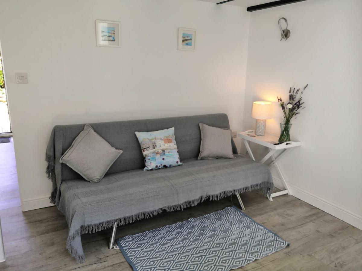 Captivating Isolde Cottage With Pool Near St Ives แคมบอร์น ภายนอก รูปภาพ