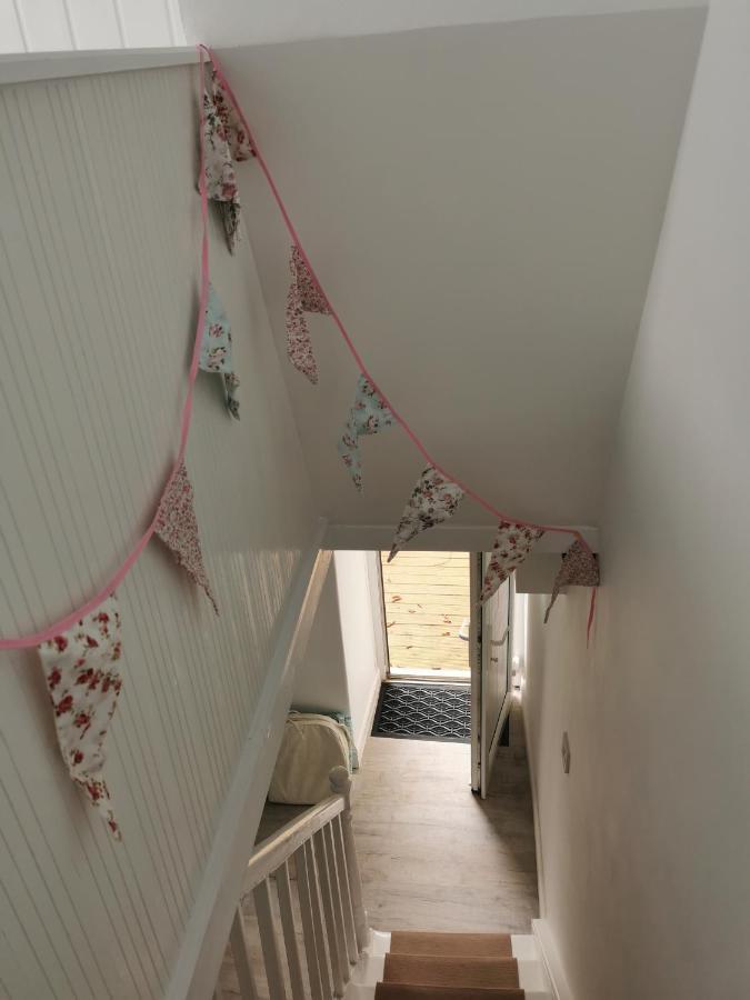 Captivating Isolde Cottage With Pool Near St Ives แคมบอร์น ภายนอก รูปภาพ