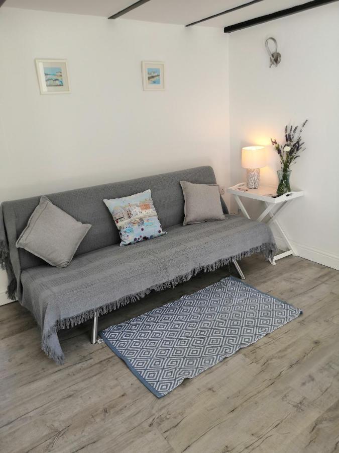 Captivating Isolde Cottage With Pool Near St Ives แคมบอร์น ภายนอก รูปภาพ