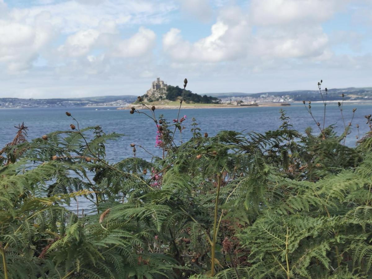 Captivating Isolde Cottage With Pool Near St Ives แคมบอร์น ภายนอก รูปภาพ